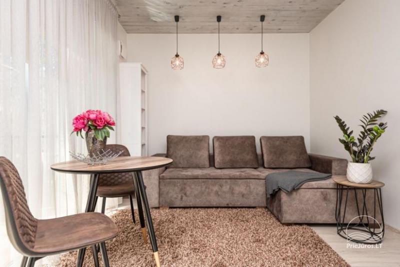 Nauji 2 kambarių apartamentai prie jūros Kunigiškiuose