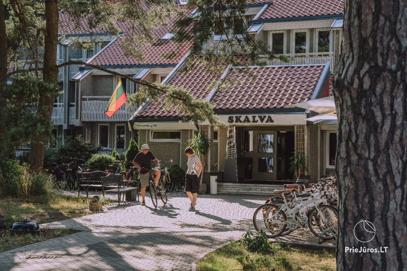 Svečių namai SKALVA“ Nidoje: ten, kur marios susitinka su pušyno ramybe!
