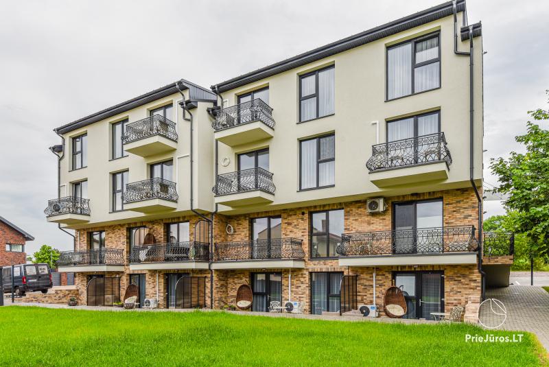 Naujai įrengti apartamentai nuomai Palangoje. Yra terasos, kondicionieriai