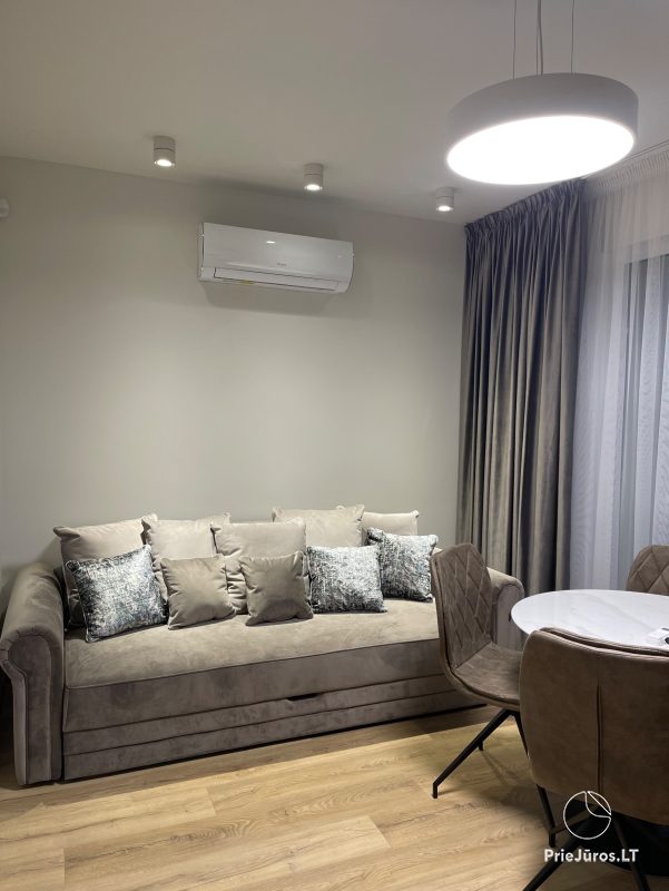 Vieno miegamojo apartamentai su baseinu