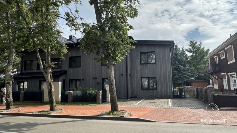 Dzīvoklis ar lielu privātu terasi Palangas vecpilsētā