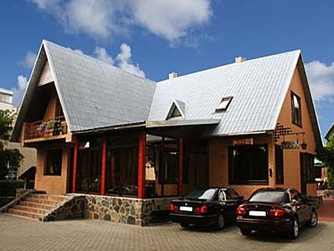 Kambariai ir apartamentai Palangos centre – „Vila Elena“