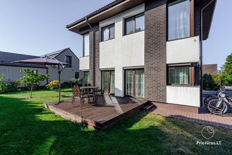 Nauji Apartamentai viloje Palangoje. Privatus kiemas, pavėsinė, 500 m iki jūros
